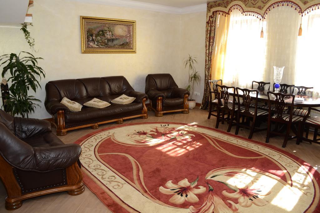 Guesthouse Grand Canyon Kamjanets-Podilskyi Eksteriør billede